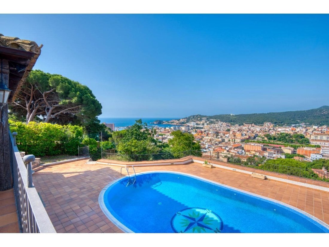 Chalet in Sant Feliu de Guixols, Catalonia, Spain 3 - 18597185