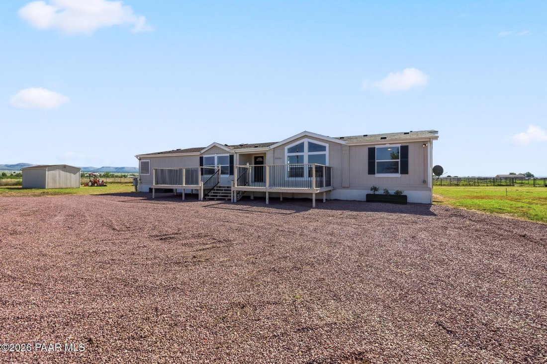 Paulden, Arizona, United States 3 - 18599617