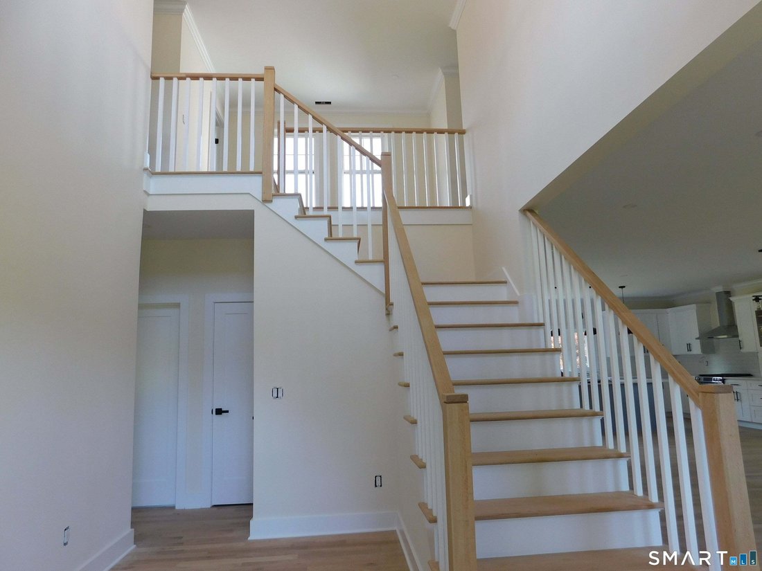 House in Shelton, Connecticut, United States 2 - 18596411