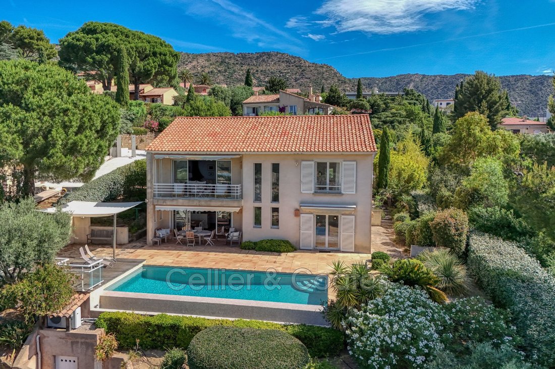 Villa in Le Lavandou, Provence-Alpes-Côte d'Azur, France 2 - 18598098
