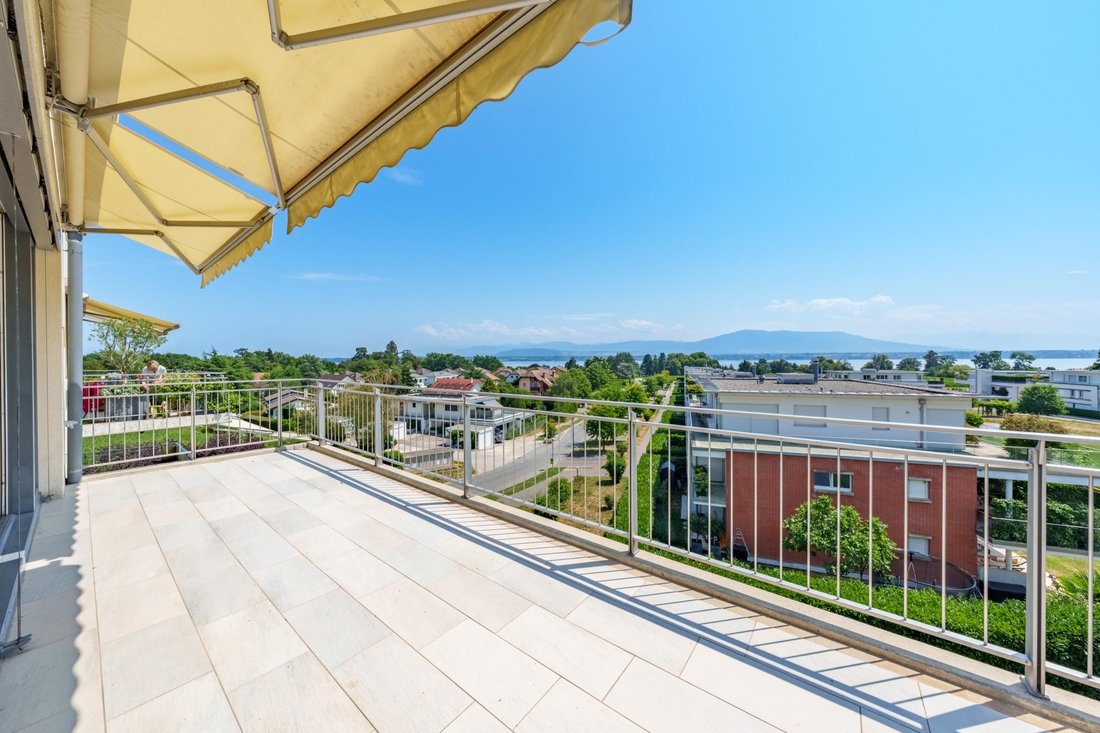 Apartment in Nyon, Vaud, Switzerland 1 - 18523462
