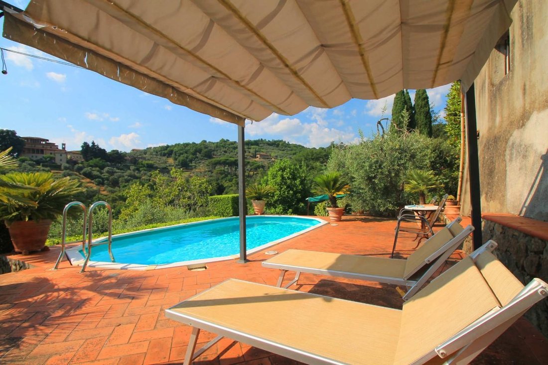 Farm Ranch in Lamporecchio, Tuscany, Italy 2 - 18600266