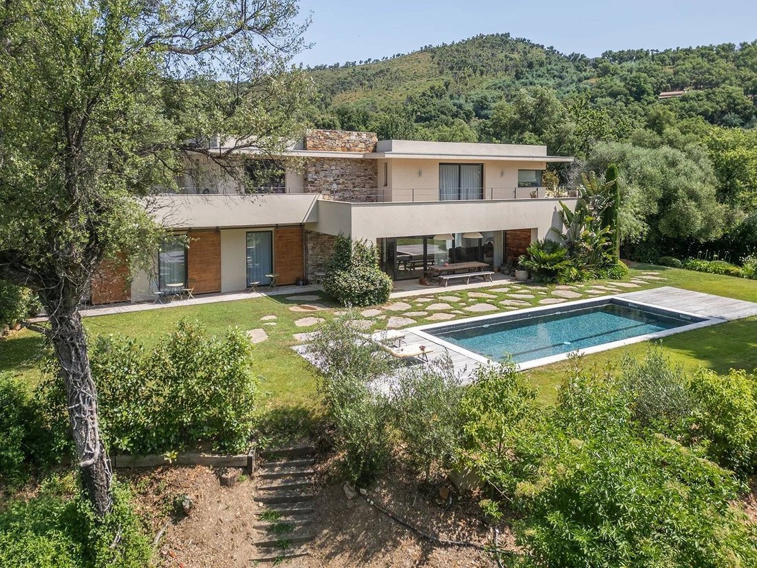 Estate in Grimaud, Provence-Alpes-Côte d'Azur, France 2 - 16487233
