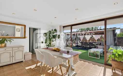 Villa in Les Indes les-Groulles, Mouans-Sartoux, France 1