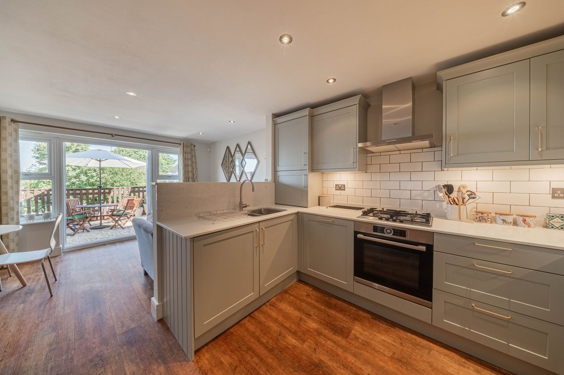 House in Haywards Heath, England 3 - 18602631