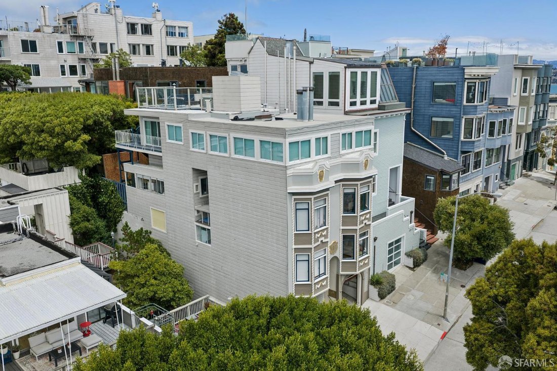 San Francisco, California, United States 3 - 18596502