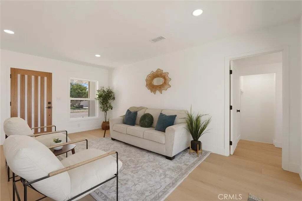 House in Signal Hill, California, United States 3 - 18601822