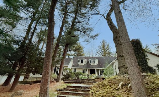 House in Muttontown, New York, United States 1