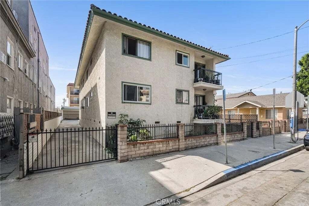 Los Angeles, California, United States 2 - 17633373