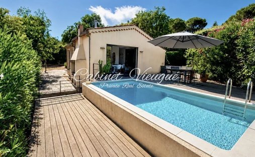 Villa in Grimaud, Provence-Alpes-Côte d'Azur, France 1