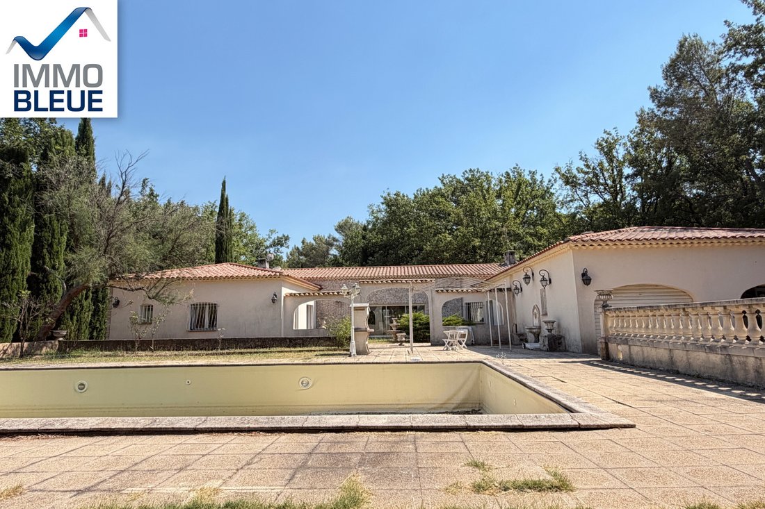 Villa in Rousset, Provence-Alpes-Côte d'Azur, France 2 - 18598159