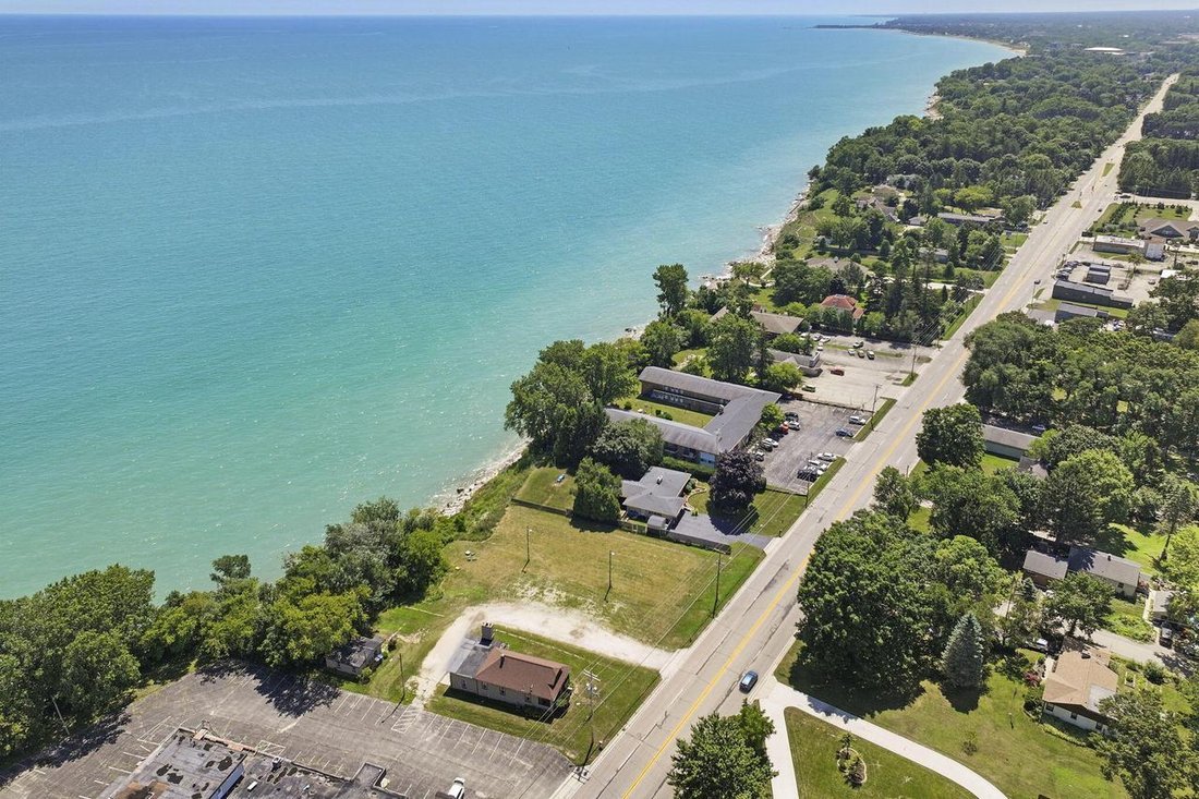House in Kenosha, Wisconsin, United States 4 - 18600076