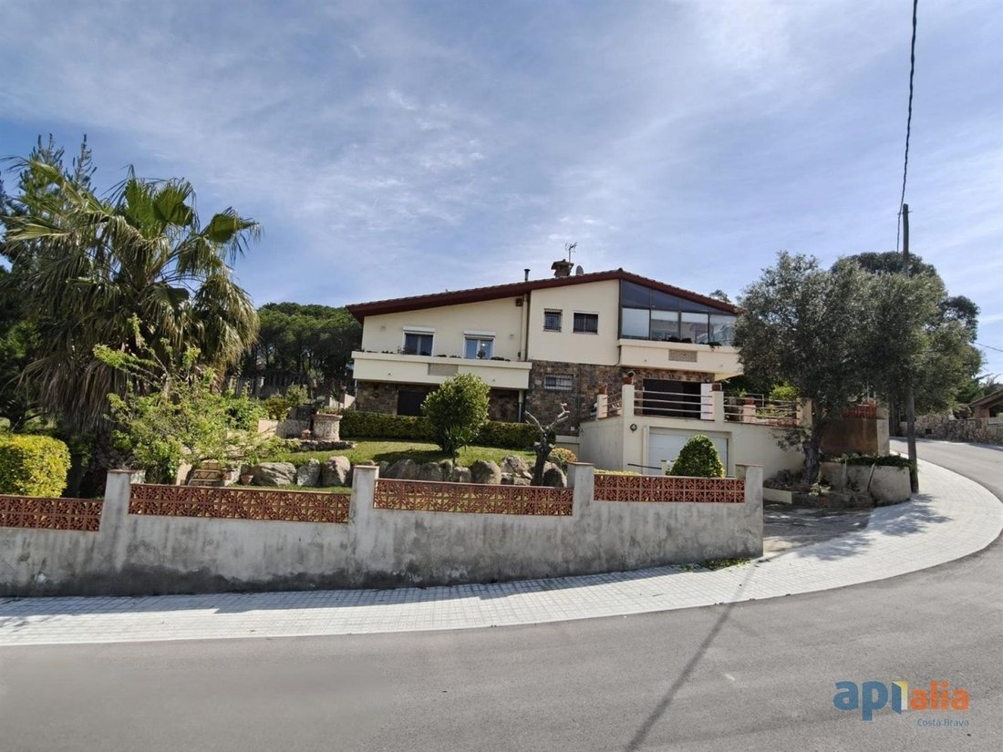Chalet in Calonge i Sant Antoni, Catalonia, Spain 1 - 18597238