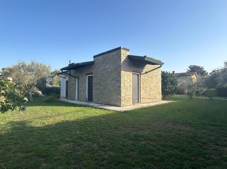 Villa in Cinquale, Montignoso, Tuscany 1 - 18596678