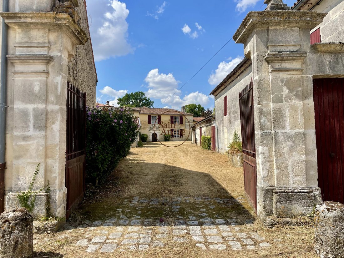House in Jarnac, Nouvelle-Aquitaine, France 1 - 18604042