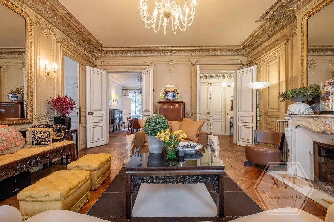Apartment in Saint Philippe du Roule, Paris 8e Arrondissement, Paris 4 - 16713175