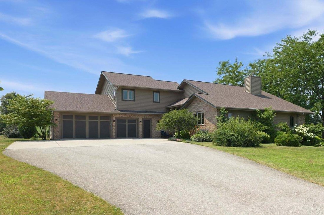 House in Okauchee Lake, Wisconsin, United States 2 - 18600080
