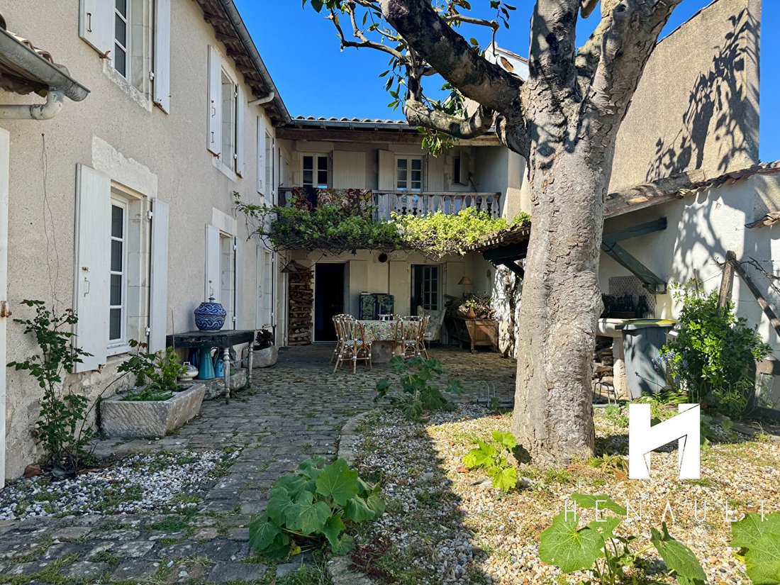 House in La Couarde-sur-Mer, Nouvelle-Aquitaine, France 2 - 18597948