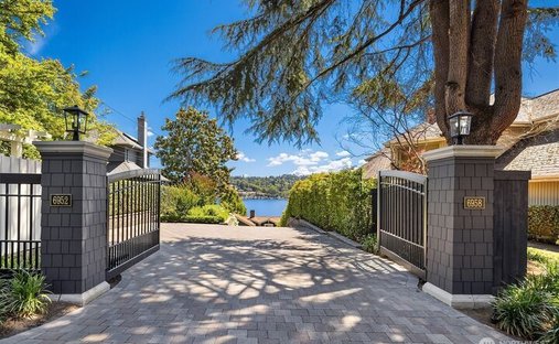 House in Mercer Island, Washington, United States 1