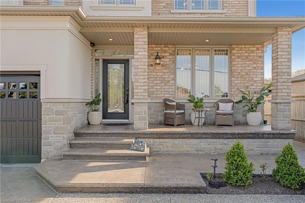 House in Hamilton, Ontario, Canada 4 - 18597220