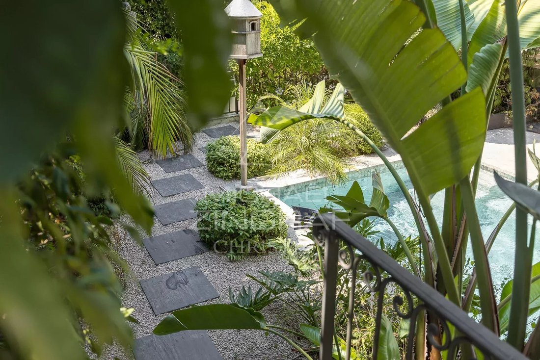 House in Cannes, Provence-Alpes-Côte d'Azur, France 1 - 18598695