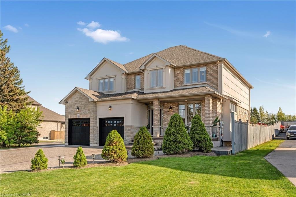 House in Hamilton, Ontario, Canada 1 - 18597220