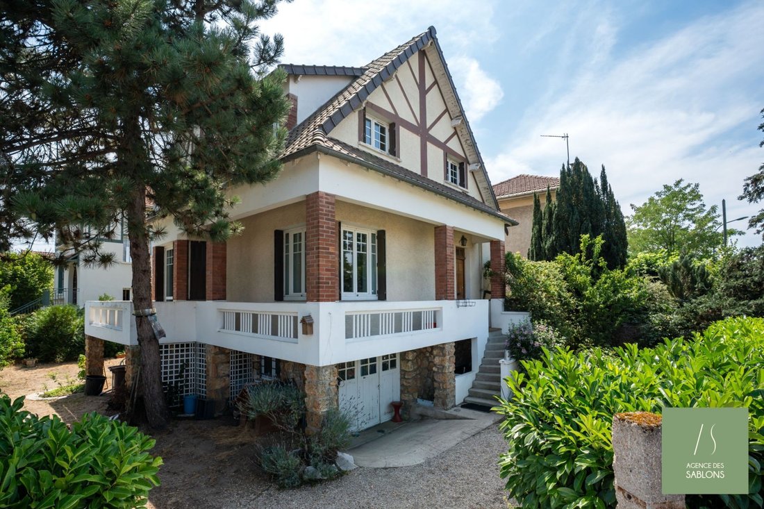 House in Le Vésinet, Ile-de-France, France 1 - 18600721