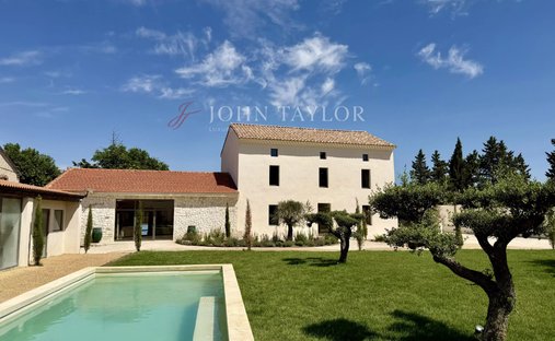 House in Nevons-route d'Apt, L'Isle-sur-la-Sorgue, France 1