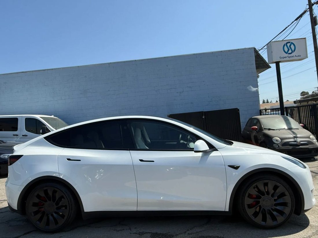 Suv in Azusa, CA, United States 5 - 18603002