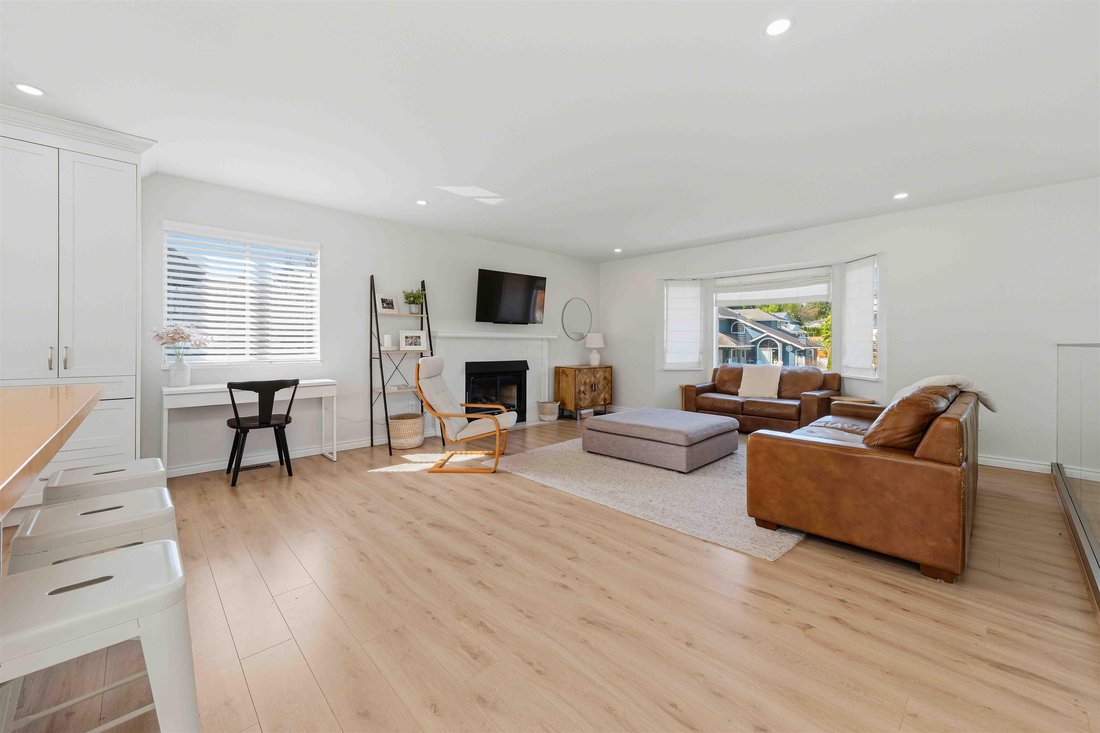 House in Surrey, British Columbia, Canada 2 - 18603886