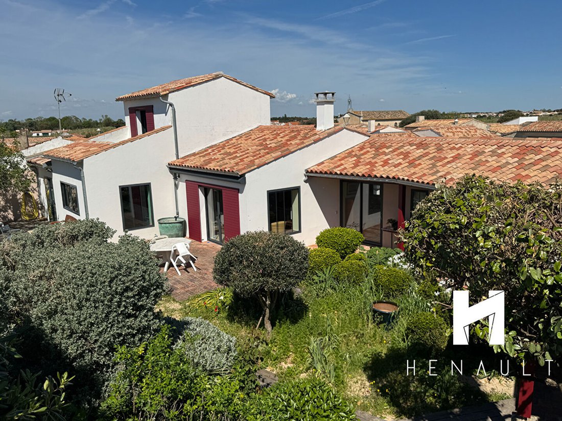 House in Sainte-Marie-de-Ré, Nouvelle-Aquitaine, France 1 - 18598050