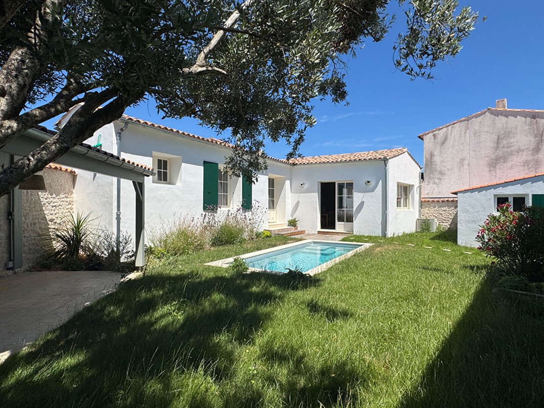 House in Le Bois-Plage-en-Ré, Nouvelle-Aquitaine, France 1 - 18597985