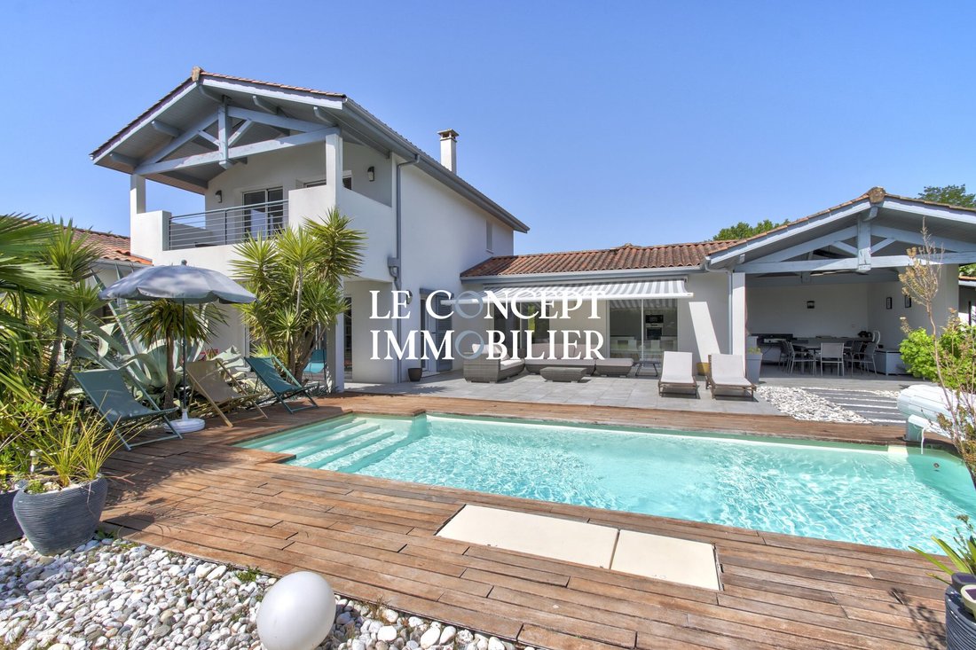 House in Biarritz, Nouvelle-Aquitaine, France 1 - 18604046