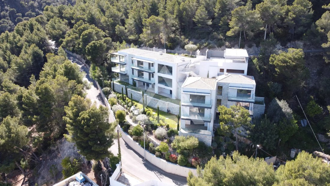 Villa in Èze, Provence-Alpes-Côte d'Azur, France 1 - 18598665