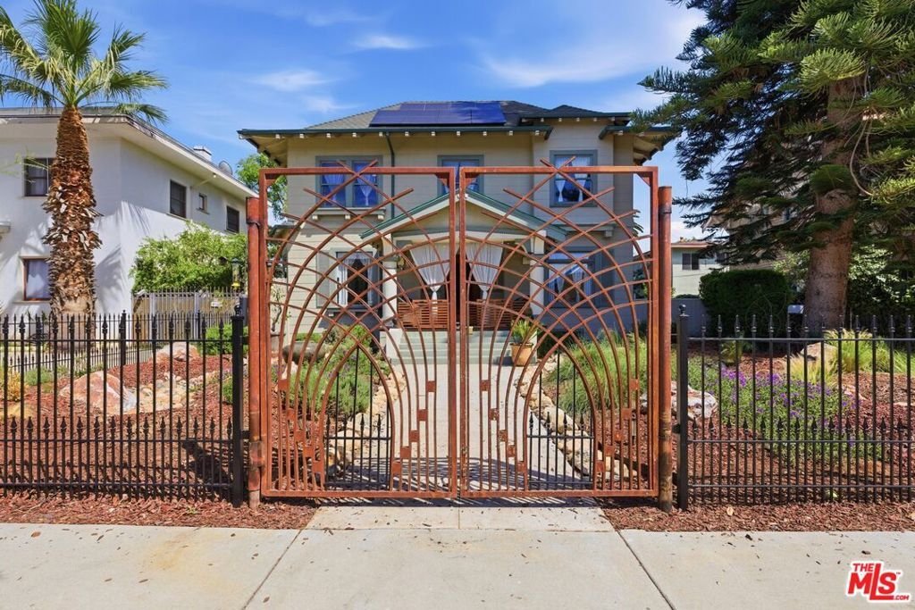 House in Los Angeles, California, United States 1 - 18596922