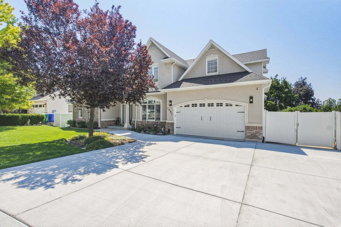 House in Centerville, Utah, United States 5 - 18600507