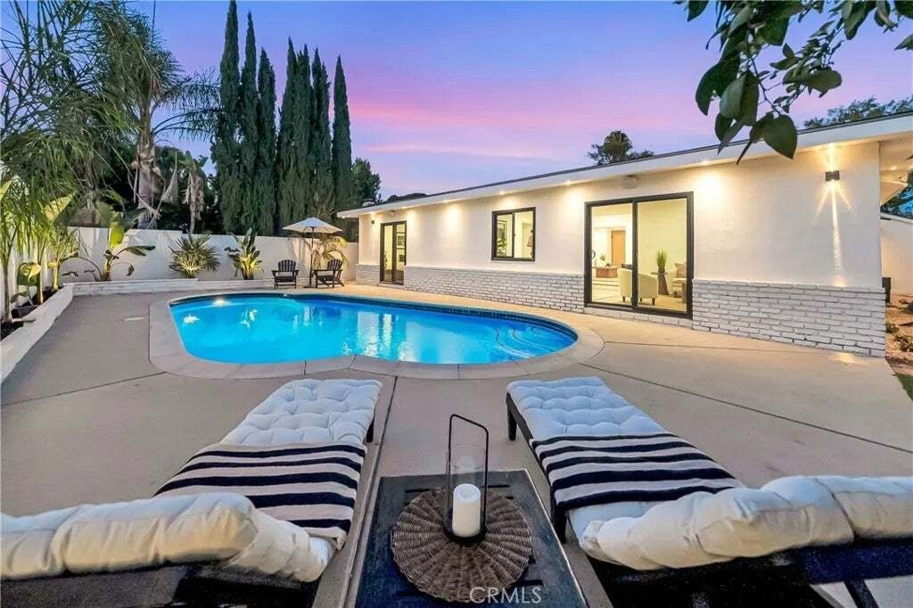 House in Canoga Park, California, United States 2 - 18601996