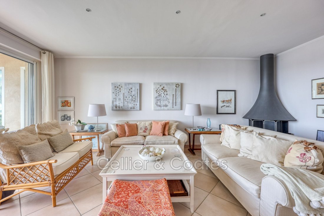 Villa in Le Lavandou, Provence-Alpes-Côte d'Azur, France 3 - 18598098