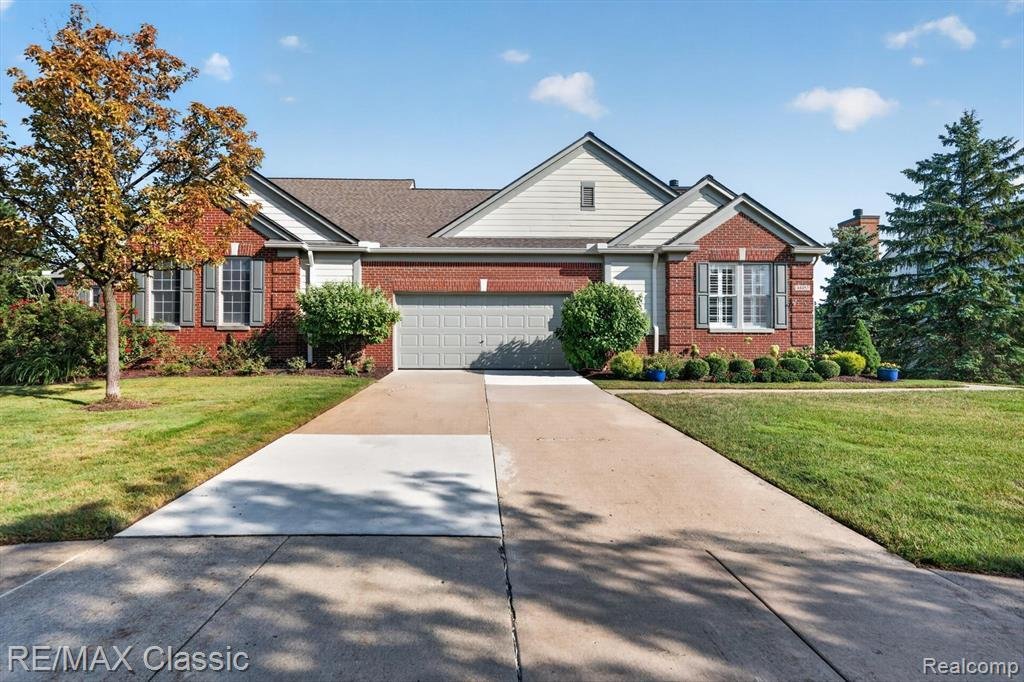 Condo in Township of Northville, Michigan, United States 2 - 18596559