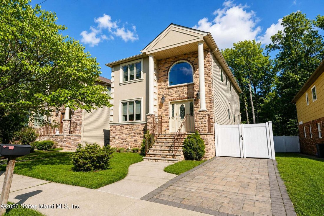 House in New York, New York, United States 2 - 18596327