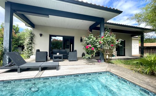 Villa in Le Las, Saint-Jean-d'Illac, France 1