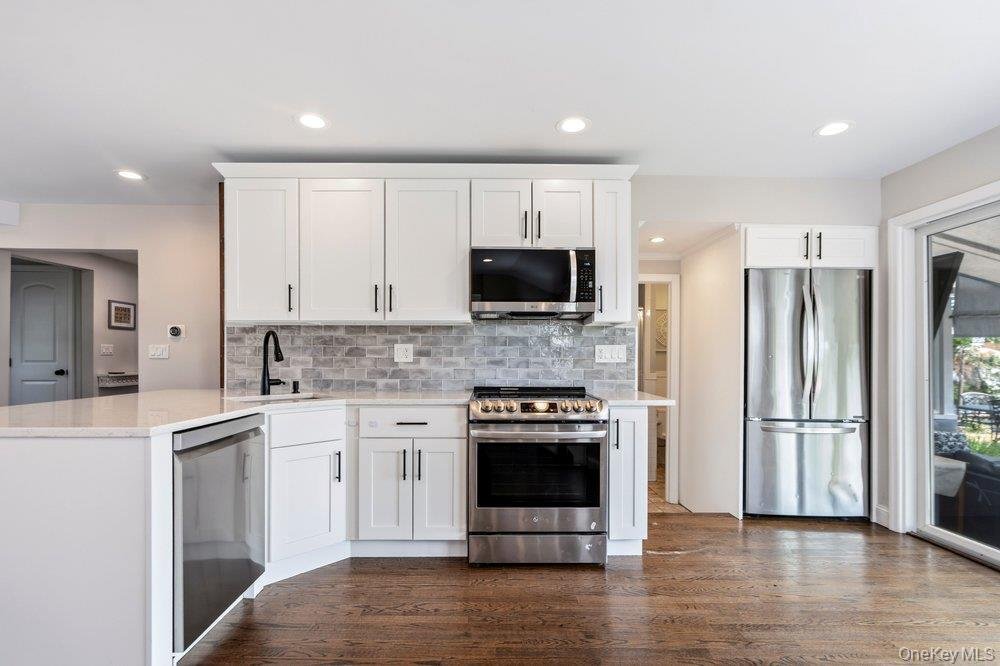 House in Massapequa, New York, United States 5 - 18602375