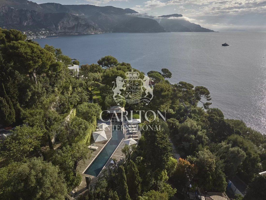 Estate in Saint-Jean-Cap-Ferrat, Provence-Alpes-Côte d'Azur, France 2 - 18549913