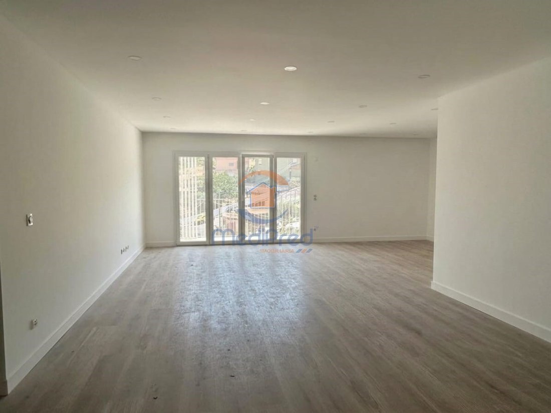 Apartment in Ramada e Canecas, Lisbon, Portugal 1 - 18598523