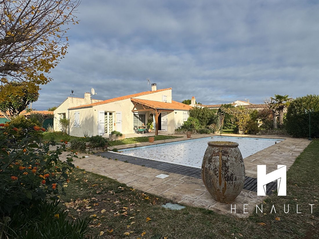 House in Sainte-Marie-de-Ré, Nouvelle-Aquitaine, France 2 - 18598217