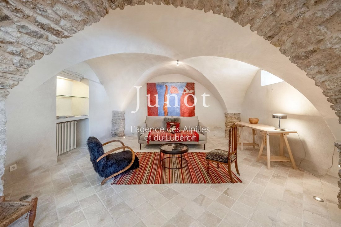 House in Cabrières-d'Avignon, Provence-Alpes-Côte d'Azur, France 2 - 18598635