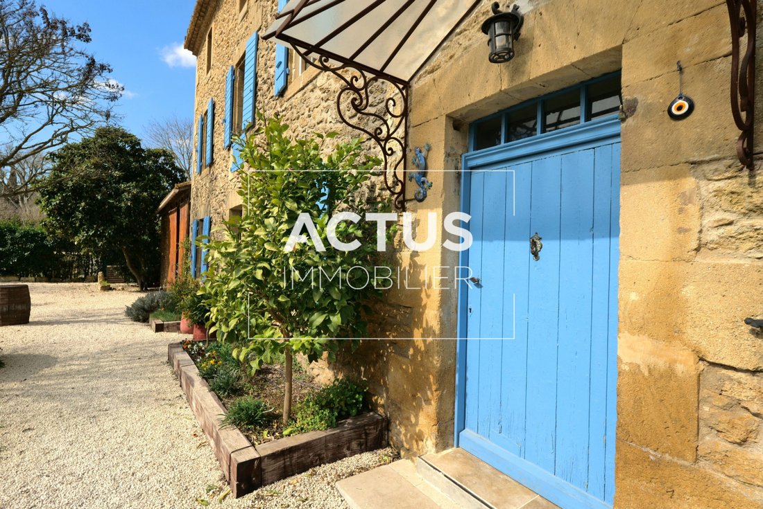 House in Cornillon-Confoux, Provence-Alpes-Côte d'Azur, France 1 - 18602743