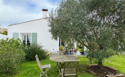 House in Loix, Nouvelle-Aquitaine, France 1