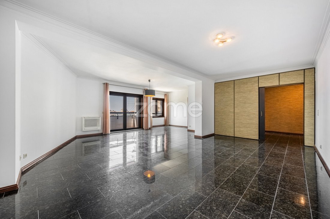 Apartment in Mafamude e Vilar do Paraiso, Porto District, Portugal 5 - 18602863