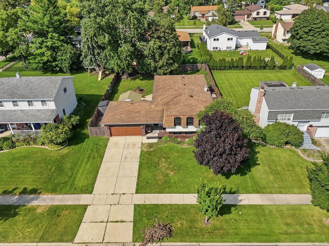 House in Wheaton, Illinois, United States 2 - 18601359